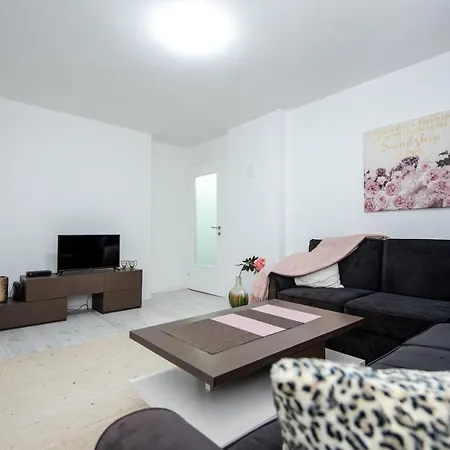 Kalemova Apartment *